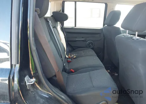 2008 Jeep Commander Sport z USA, uszkodzony, nr VIN 1J8HH48K18C155586